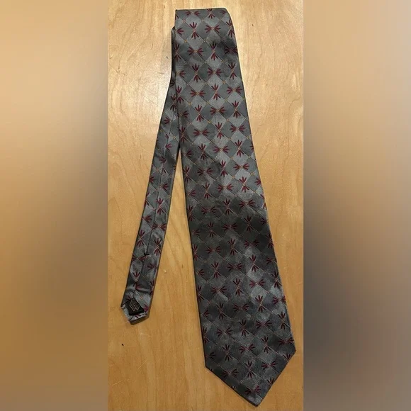 Audrey Buckner Gray and Red Geometric Silk Tie - Picture 3 of 5